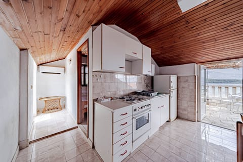 Kitchen 3