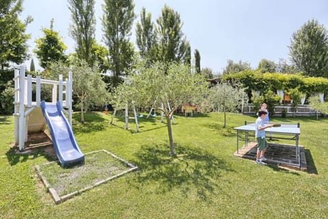 Building Exterior, Food, Hot Tub, Kitchen, Outdoor, Pool, Spring, Summer, Wellness