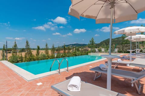 Building Exterior, Food, Hot Tub, Kitchen, Outdoor, Pool, Spring, Summer, Wellness