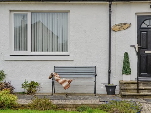 Outdoor area | Honeysuckle Cottage, Luncarty, near Perth