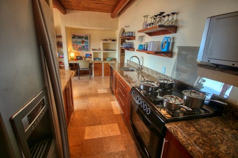 New refrigerator, stove, dishwasher.
USA standard.