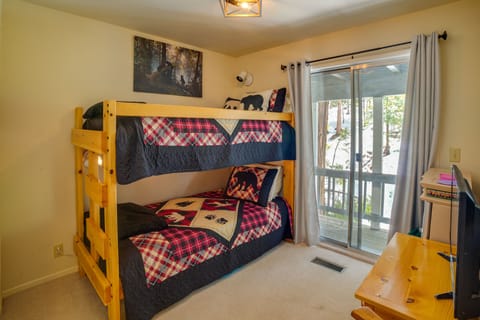 Bedroom 3 | Twin Bunk Bed | Deck Access | Kids Toys