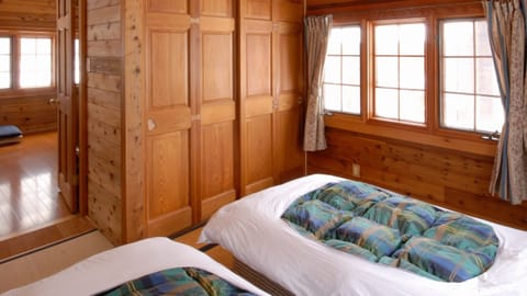 [Cottage] Example of a bedroom