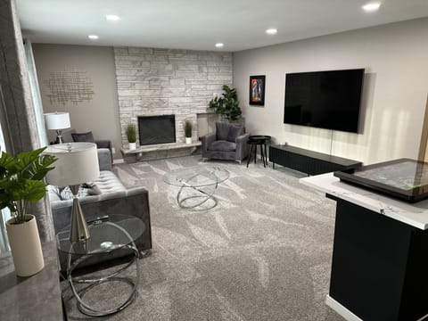 Smart TV, fireplace, video games