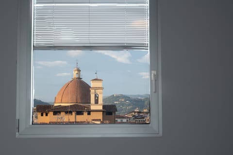 Views on to San Lorenzo church (window in the living room)