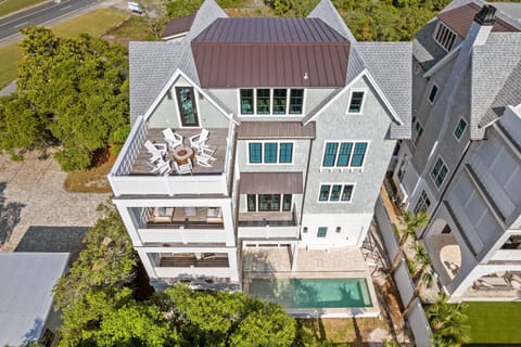 Welcome to Endless Summer – your coastal escape.