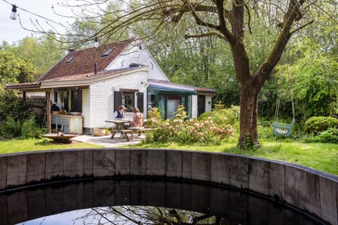 La Petite Foret Holiday House Asse - Hottub