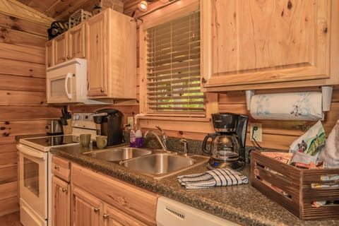 Full kitchen - electric range, microwave, fridge and dishwasher