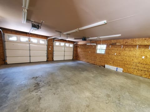 Huge Garage for Guest's use.