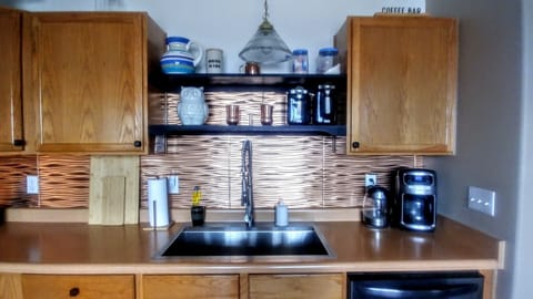 Private kitchen | Fridge, microwave, oven, stovetop