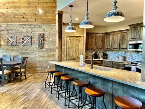 Beautiful, open kitchen and dining room