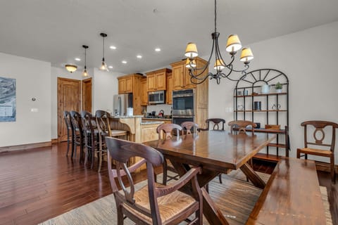 Your dining room table should be the seat of entertainment in your accommodation, and this expansive dining room table provides seating for up to 6 guests.