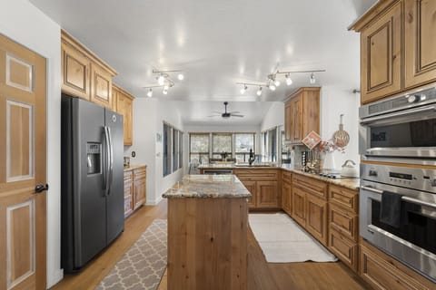 Well appointed kitchen area