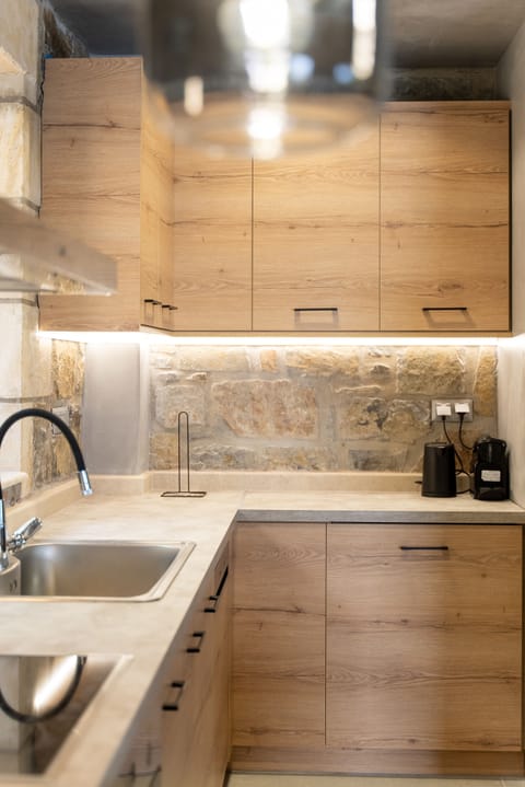 Fully equipped kitchen area