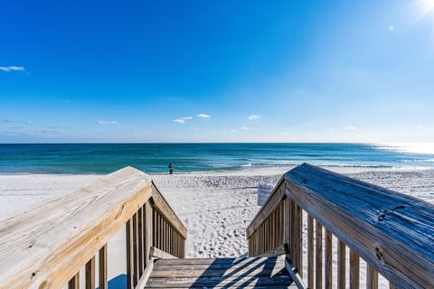 Beach nearby, sun loungers, beach towels