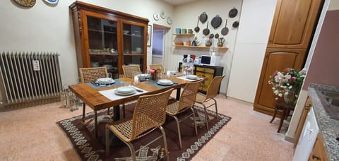 Table, Furniture, Property, Chair, Wood, Interior Design, Living Room, Floor, Picture Frame, Flooring