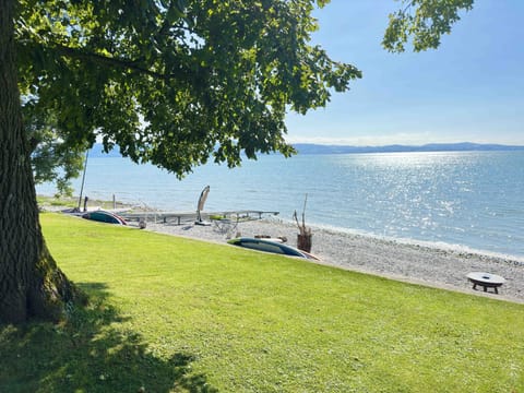Blick auf den privaten Strand der Villa Noho.