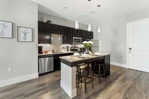 Kitchen | Breakfast Bar | Cooking Basics | Dishwasher