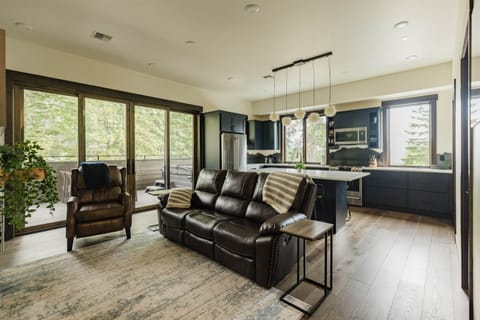 Living room/ Kitchen