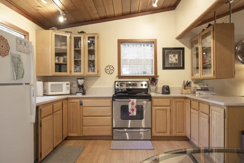 Full kitchen with ample counter space.