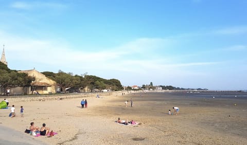 Beach nearby, sun loungers