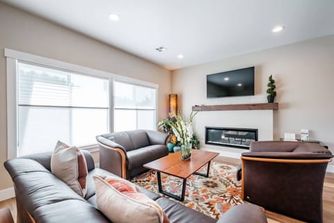 Comfortable and Modern Living Room