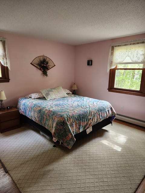 Centrally located 2 bedroom Ranch in Dennis House in Brewster