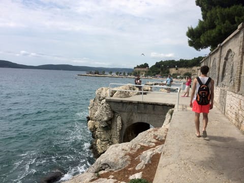 Zvoncac promenade, 5 min drive