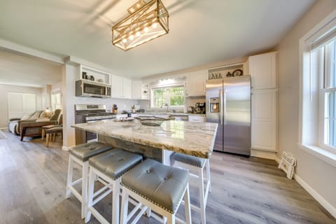 Kitchen | 1st Floor | Dishwasher | Coffee Maker | Spices