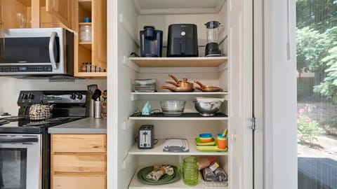 #StayinMyDistrict #BookDirect #EntireHome