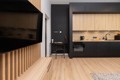 Modern, fully equipped kitchenette. 