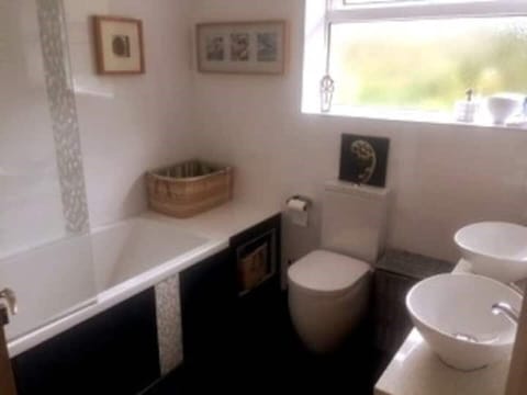 Family bathroom - bath, shower, 2x basins