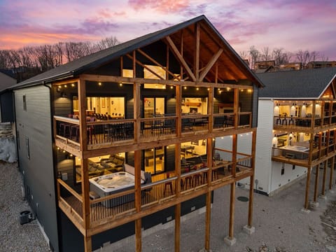 Twilight View of Upper/Lower Decks! 