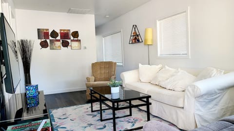 Living area | Smart TV, foosball, books