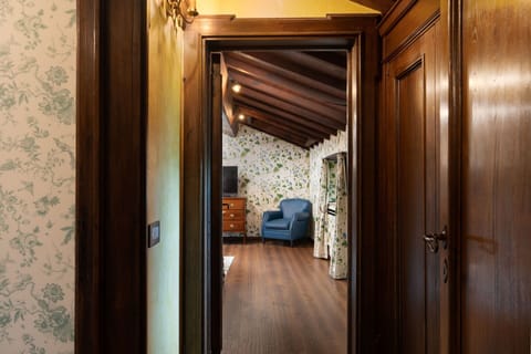 Autumn, Bedroom, Spring, Summer