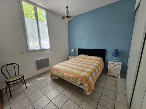 3 bedrooms, iron/ironing board, travel crib, free WiFi