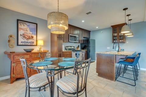 Dining Area/Kitchen | 1st Floor | Open Floor Plan | Central A/C & Heating