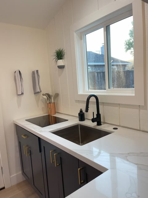 Tools & hand towels for the kitchen!