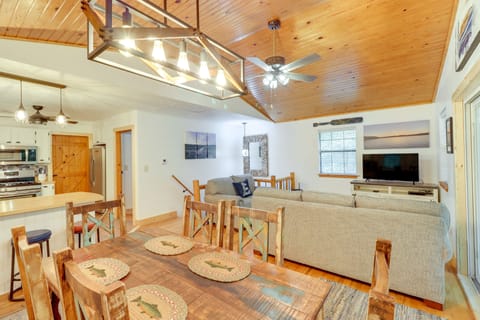 Gassville Vacation Rental | 3BR | 2BA | 1,600 Sq Ft | 2 Steps to Enter