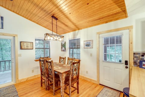 Entryway | Dining Area | Dishware & Flatware Provided