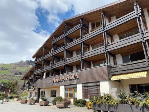 Apartment building