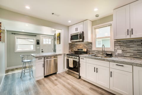 Kitchen | Cooking Basics | Microwave | Trash Bags/Paper Towels