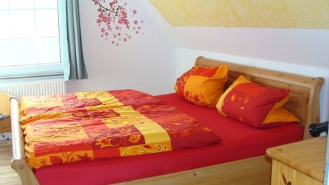 5 bedrooms, bed sheets