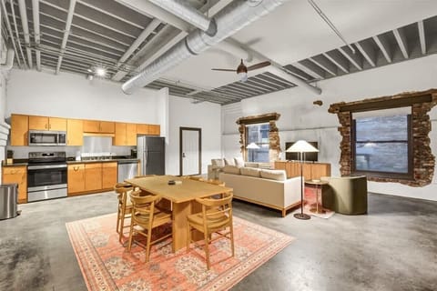 Whiskey Row Loft | Next to Yum Center • Walk to Distilleries
