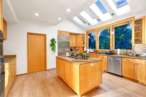 Here is the well equipped kitchen