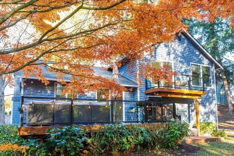 Welcome to our Bellevue sunny house in the forest