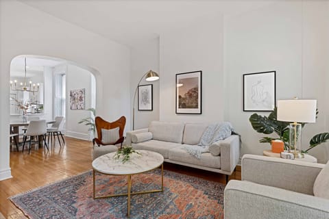 Home Decor, Furniture, Indoors, Living Room, Table