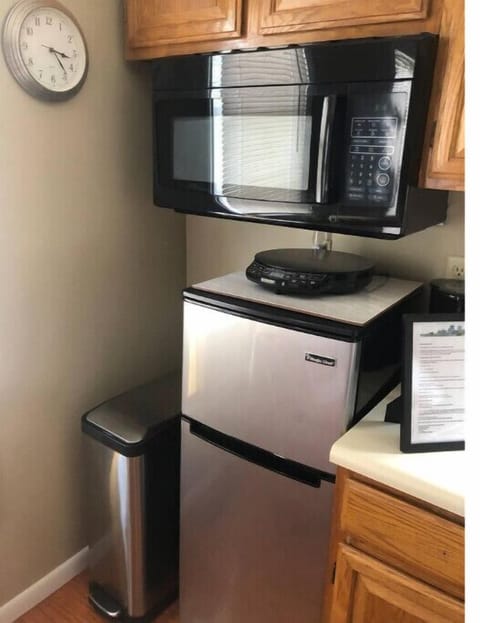 Fridge, microwave, coffee/tea maker, electric kettle