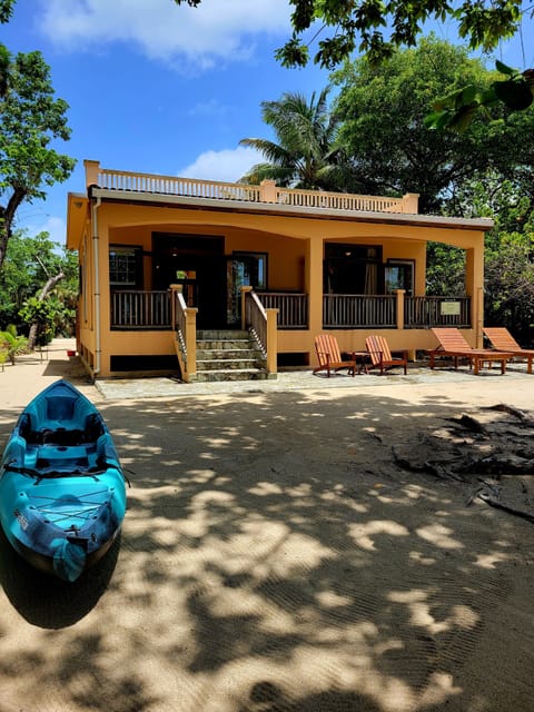 Porch with 360 Roof Deck & Kayak, Beachside