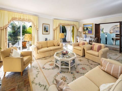 Luxury Lagos Villa | 5 Bedrooms | Private Pool & Tennis Court | Villa Lagos Quinta Luz | Algarve